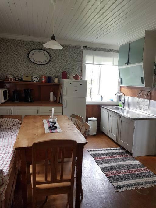 סבג Charmig Gard Med Bastu, Strandtomt Och Utedusch I Naturskoent Omrade מראה חיצוני תמונה